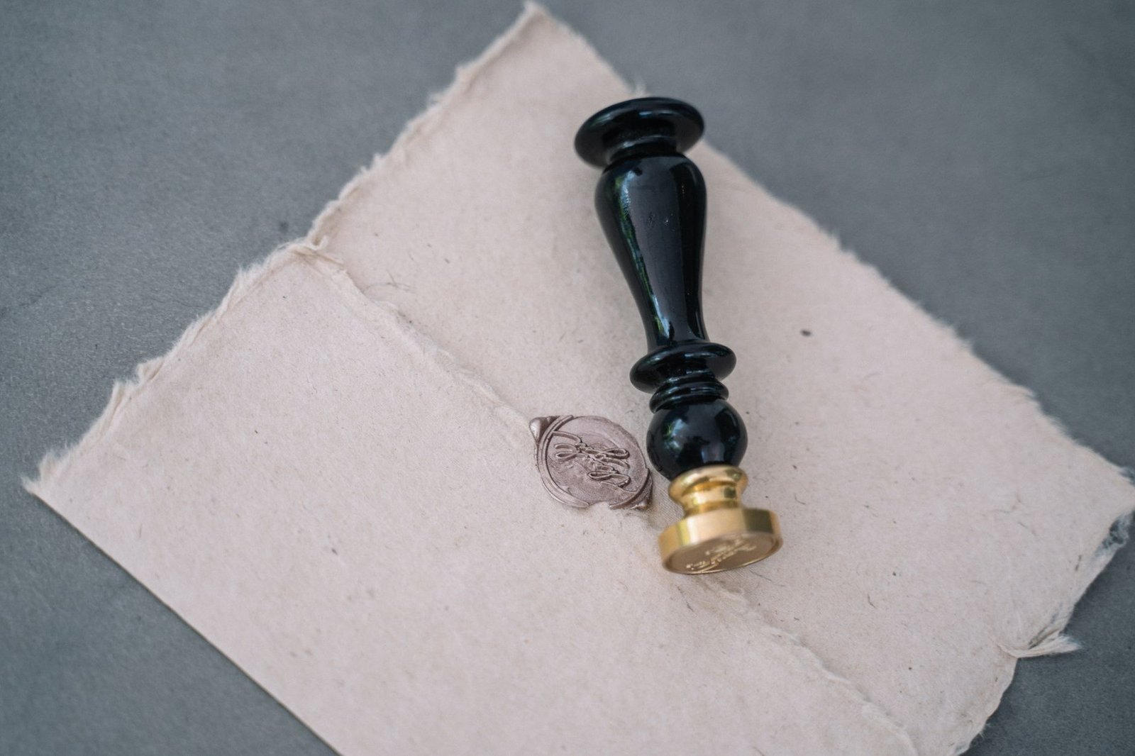 Vintage wax seal – loss of Lithuanian citizenship before 1940