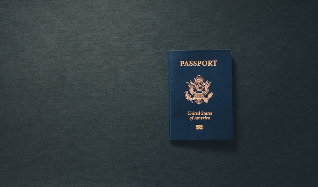 Passport with US citizenship documents – keeping Lithuanian citizenship